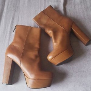 Steve Madden Desirred Platform Booties